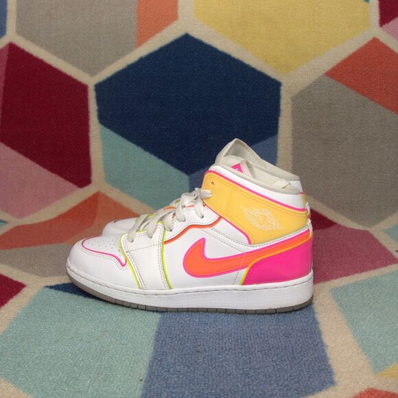 Nike Air Jordan 1 Mid GS Edge Glow White Pink Blast (CV4611-100) Size 5.5 Youth - Picture 1 of 8